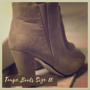 Boots blocked heels 3 inches